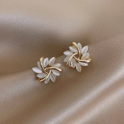 Elegant Gold Earrings with Luxury White Opals