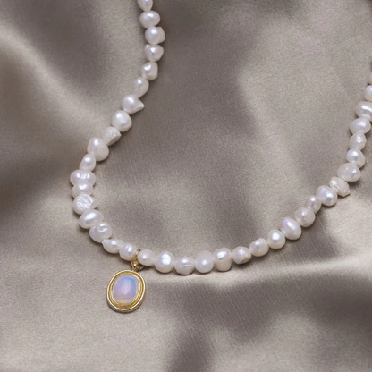 Pendant Pearl Necklace